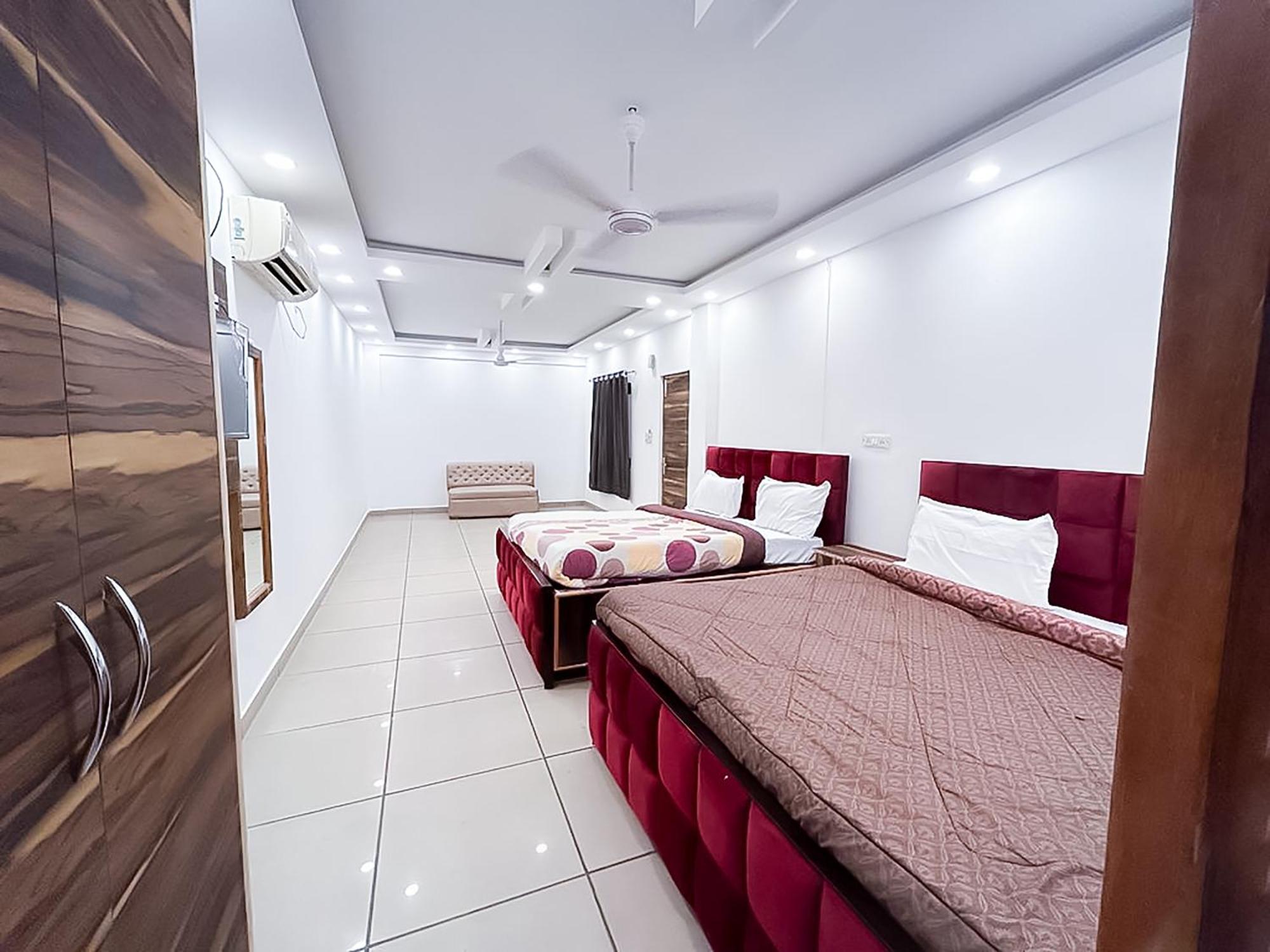 Deluxe Room Sec 132 Near Paras Mall 노이다 외부 사진